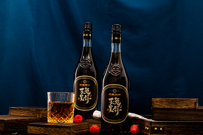 中亚白兰地(芳华)兔年生肖【40°700ml】