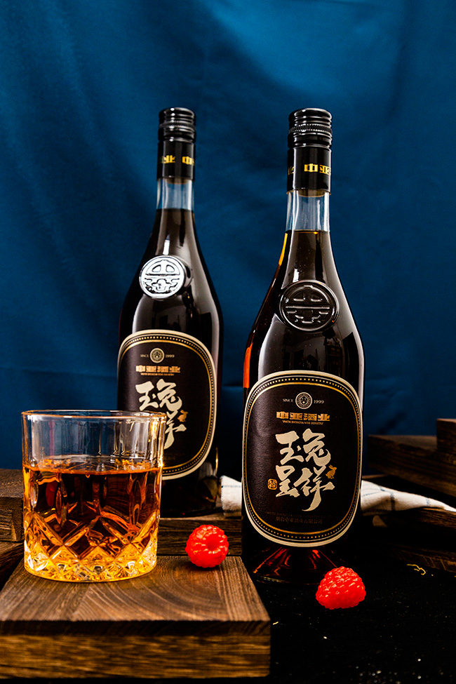 中亚白兰地(芳华)兔年生肖【40°700ml】