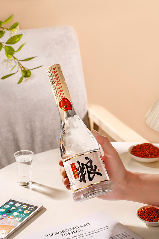 ��ˮ��������Ũ���Ͱ׾ơ�52��500ml��